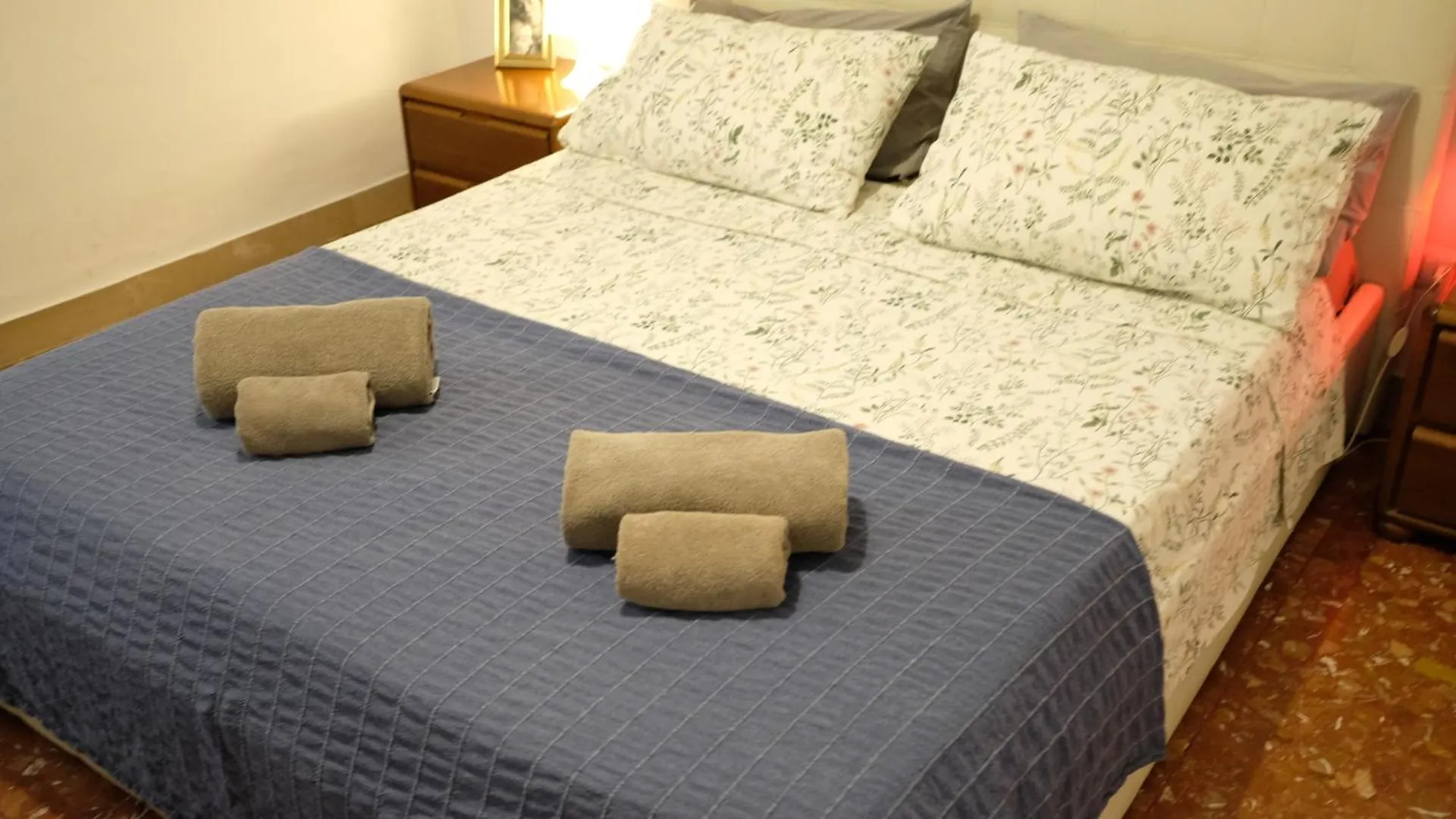 New! True-Stevere Amazing Double Bed For 5 Pax Rome Italy