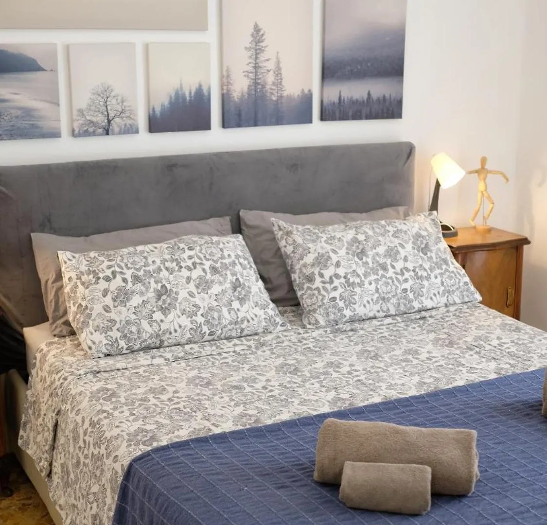 New! True-Stevere Amazing Double Bed For 5 Pax Rome Apartment
